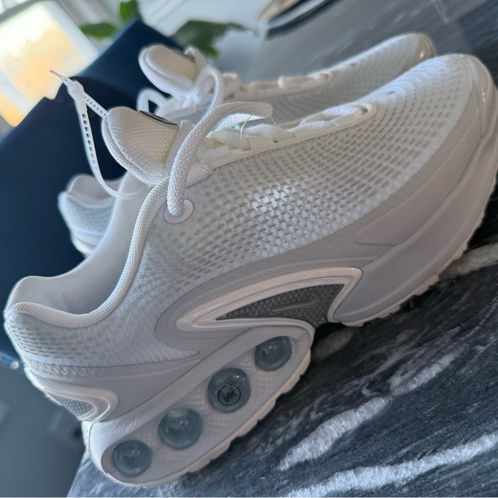 Nike Air Max DN White Metallic Silver Lace Up Low Top Mesh Athletic Sneak…